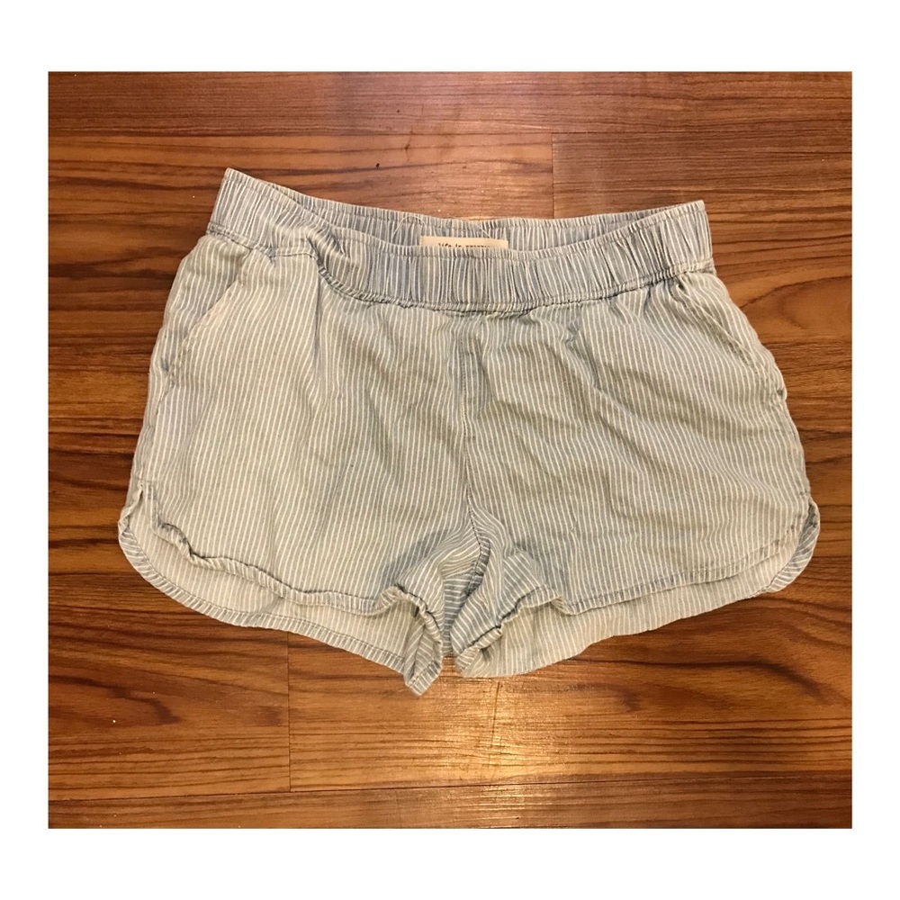 Forever 21 blue and white shorts